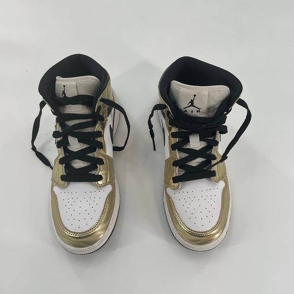 Air Jordon high top Gold black 5.5 Y - Picture 2 of 5